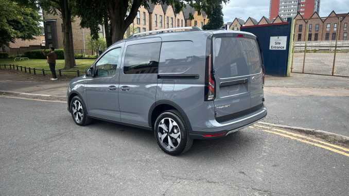 Ford Transit Connect 240 L1 Petrol 1.5 EcoBoost PHEV 150 Active FlexCab Van Auto - Image 27